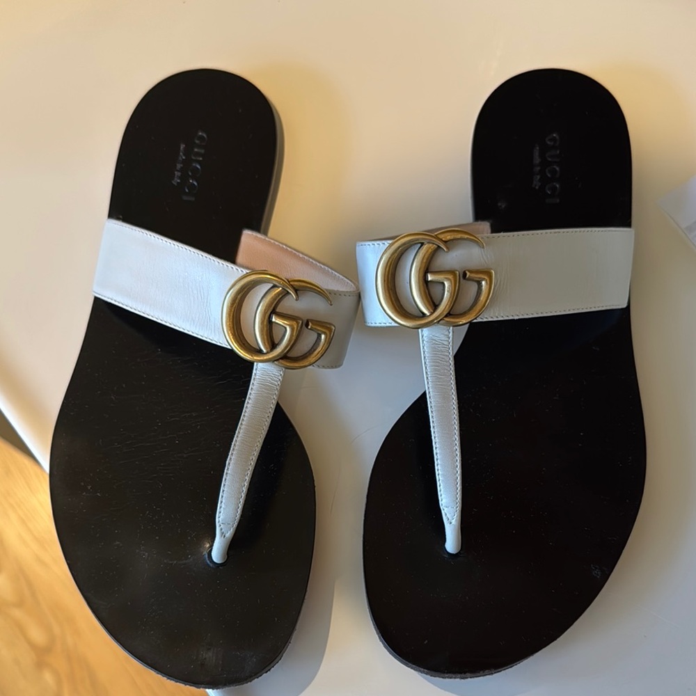 Gucci White and Gold Sandals with Chic Design